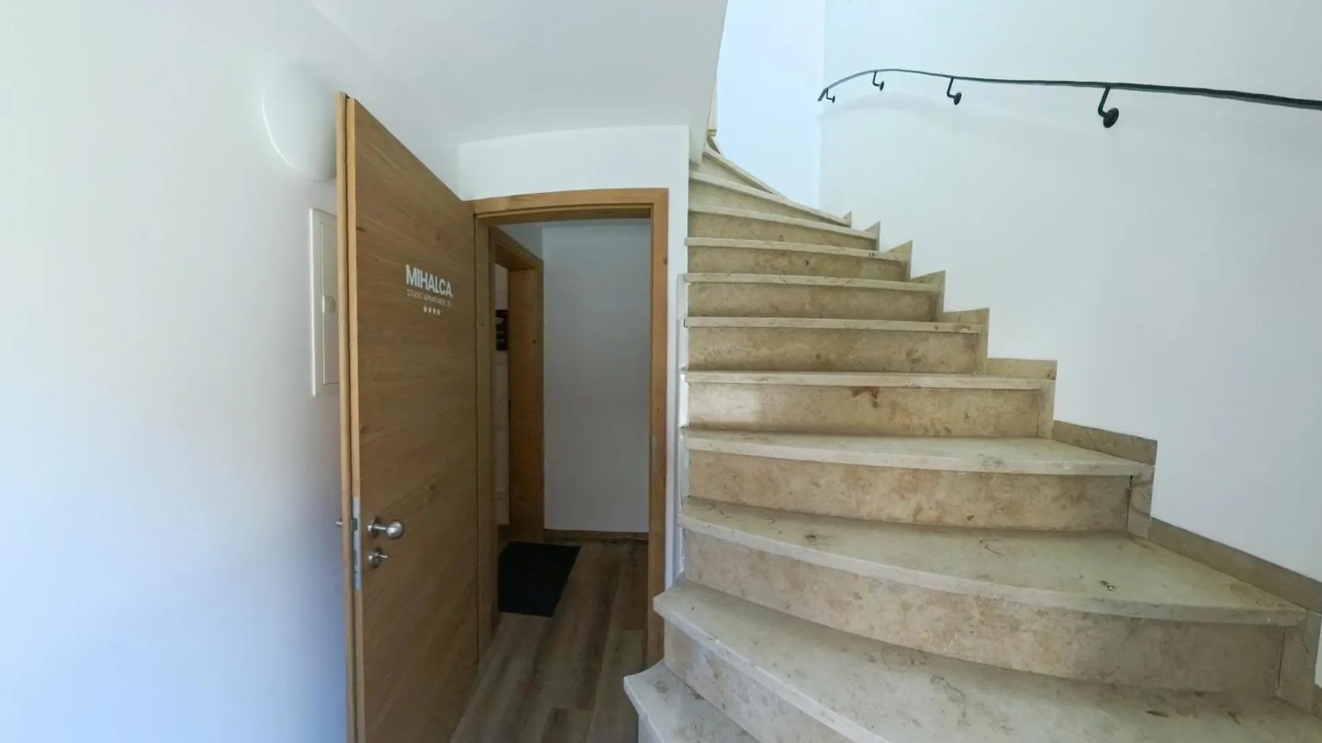 Mihalca Studio Apartments Guenzburg 0*,
