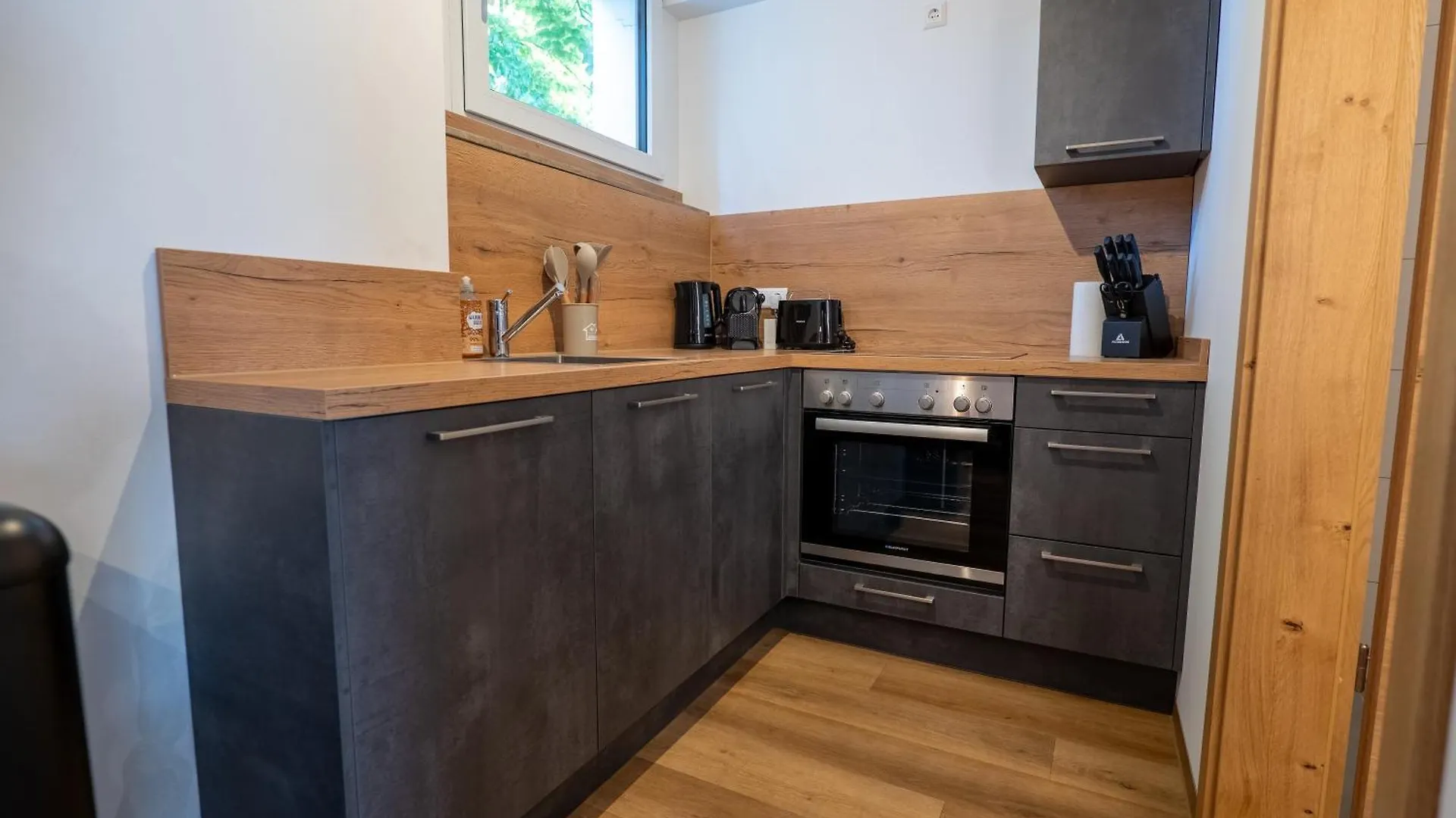 Mihalca Studio Apartments Guenzburg 0*,  Germany